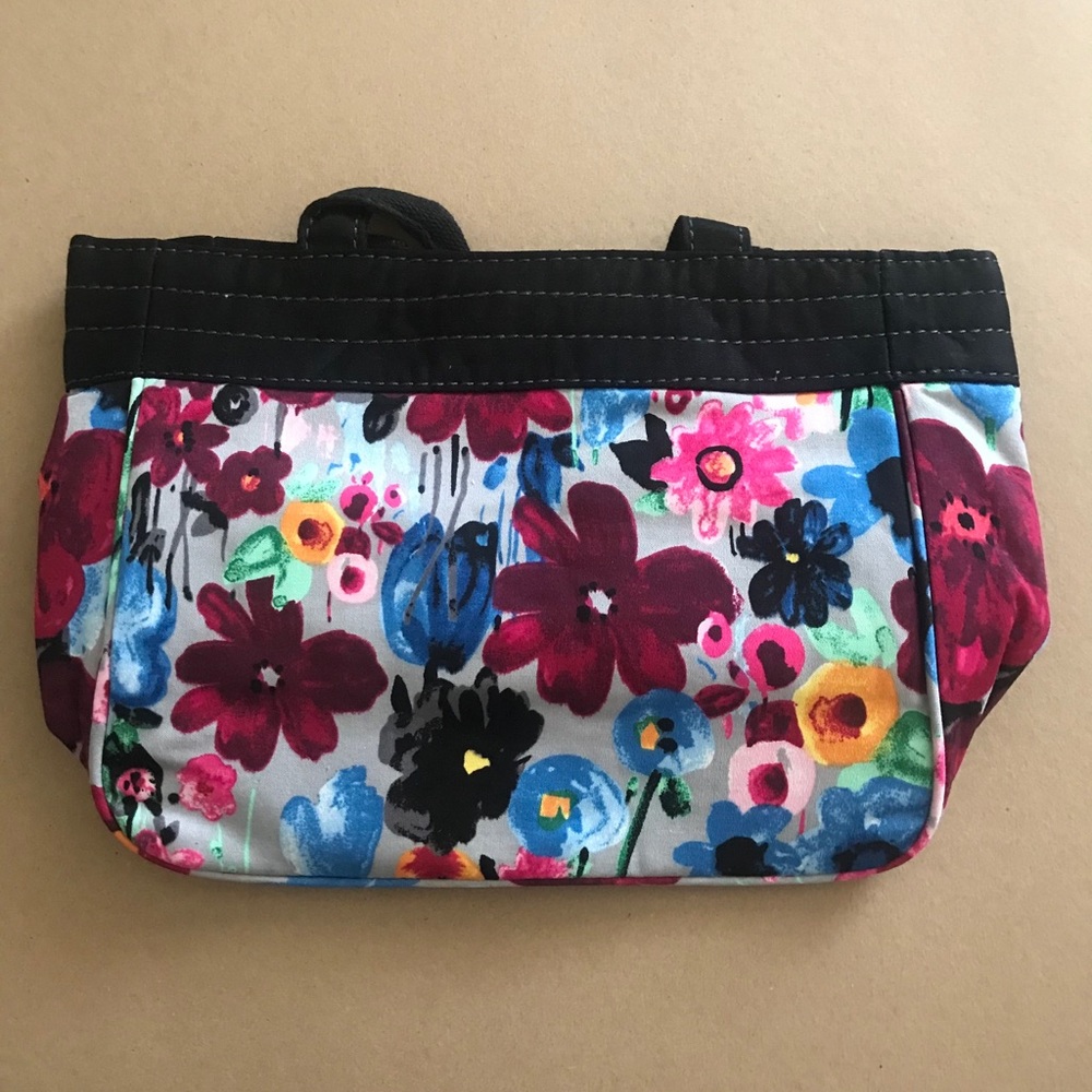 Thirty-One Demi Purse in multicolored